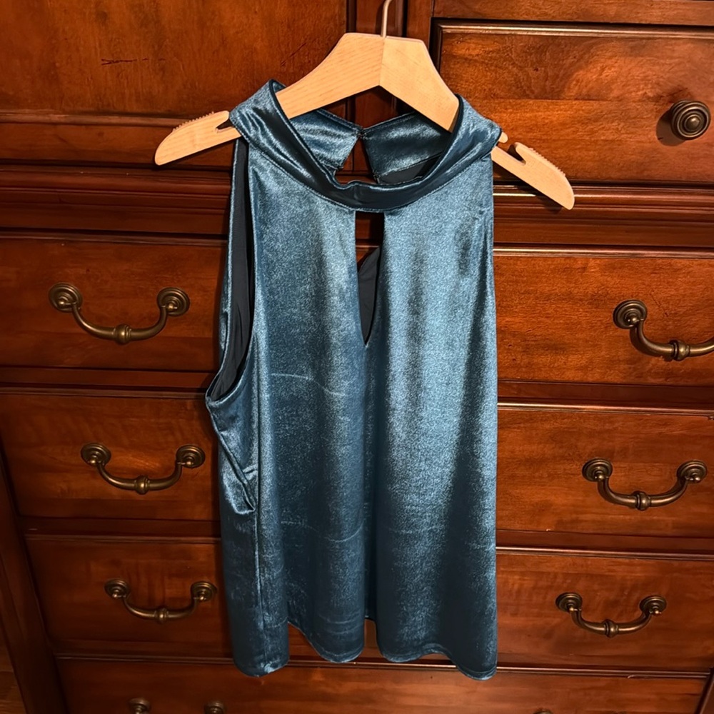 NWT white house black market sleeveless top.